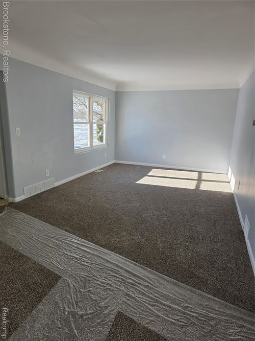 1095 W Pine Ave, Mount Morris, MI, 48458-1002 | Card Image