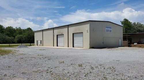 107 Industrial Ct, FREEPORT, FL, 32439-3165 | Card Image