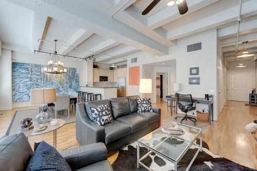 apt-5d-1120 Texas St, Houston, TX, 77002-3135 | Card Image