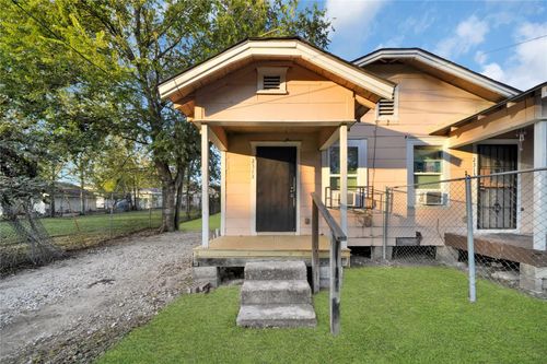 2313 Kirk St, Houston, TX, 77026-5800 | Card Image