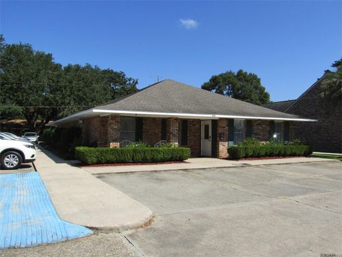 318 E Cornerview St, Gonzales, LA, 70737-3152 | Card Image