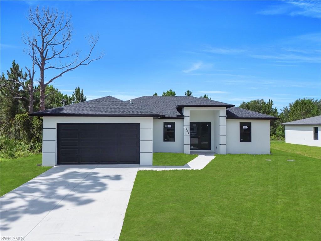 Residential Lease in LEHIGH ACRES