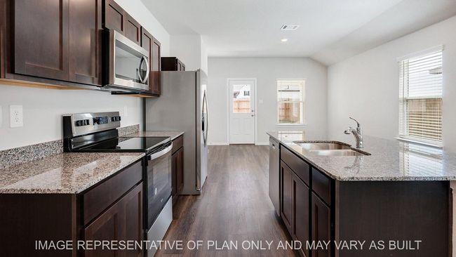 877 Kickapoo Ln, House other with 3 bedrooms, 2 bathrooms and 2 parking in College Station TX | Image 4
