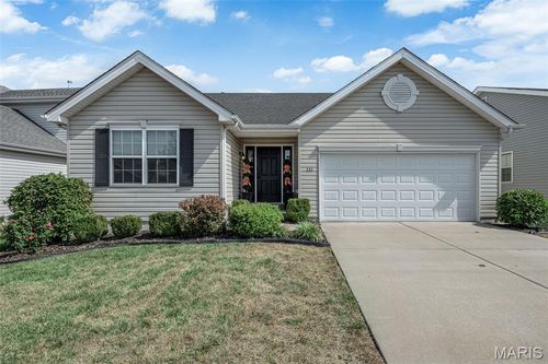 232 Charlestowne Place Dr, Saint Charles, MO, 63301-4912 | Card Image