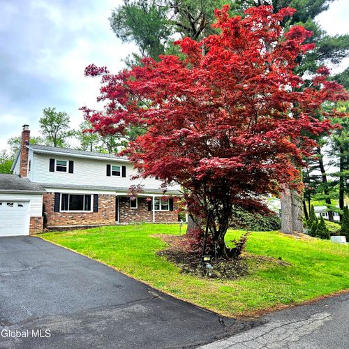 17 Cider Mill Dr, Clifton Park, NY, 12065-2102 | Card Image