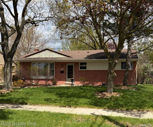 11339 Delvin Dr, Sterling Heights, MI, 48314-2606 | Card Image