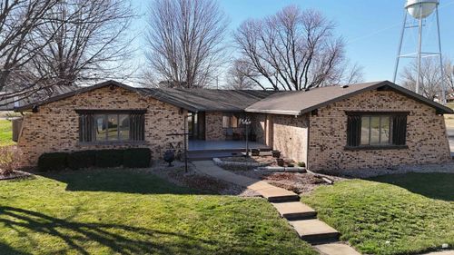 420 W 3rd St, Miltonvale, KS, 67466-9393 | Card Image