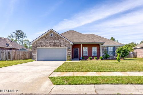 2004 Tammy St, Ocean Springs, MS, 39564-3234 | Card Image