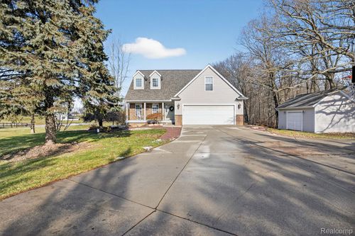 9055 Hegel Rd, Goodrich, MI, 48438-9252 | Card Image