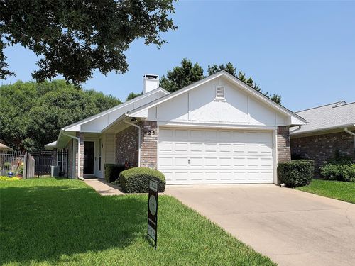 425 Sunnybrook Ct, Bedford, TX, 76021-4156 | Card Image