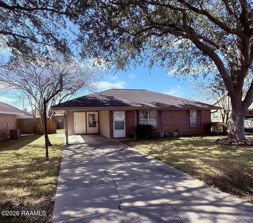 128 Marietta Dr, Youngsville, LA, 70592-5206 | Card Image