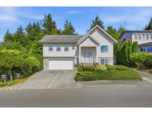 755 Prefontaine Dr, Coos Bay, OR, 97420-2898 | Card Image
