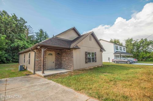 2126 Brooks Ave, Knoxville, TN, 37915-2203 | Card Image
