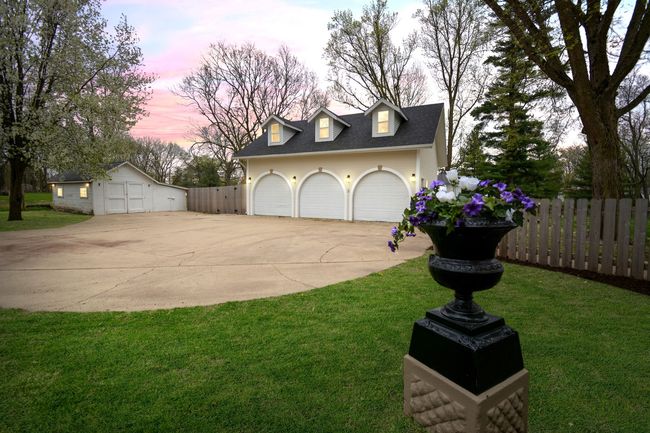 1005 Hovey Ave, House other with 3 bedrooms, 4 bathrooms and 11 parking in Normal IL | Image 5