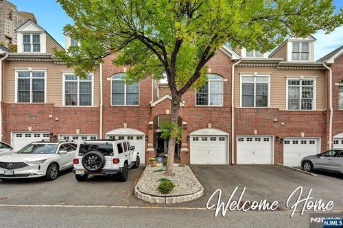 156 Lydia Dr, Guttenberg, NJ, 07093-8380 | Card Image