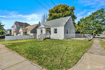 24 Lee Avenue, House other with 3 bedrooms, 1 bathrooms and null parking in Perth Amboy NJ | Image 3