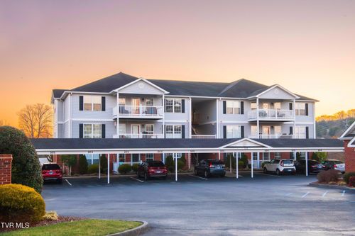 104-712 Sir Echo Dr, Kingsport, TN, 37663-2574 | Card Image