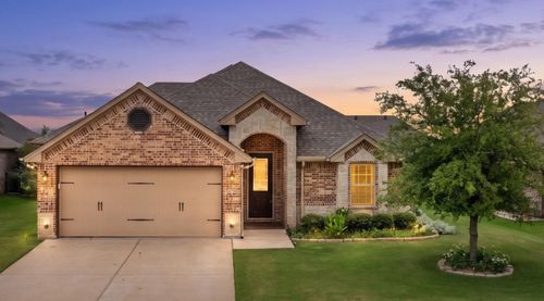 2038 Clive Dr, Granbury, TX, 76048-1135 | Card Image