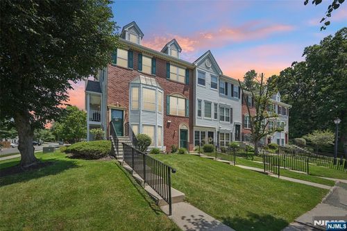1309 Persimmon Ct, Mahwah, NJ, 07430-2378 | Card Image