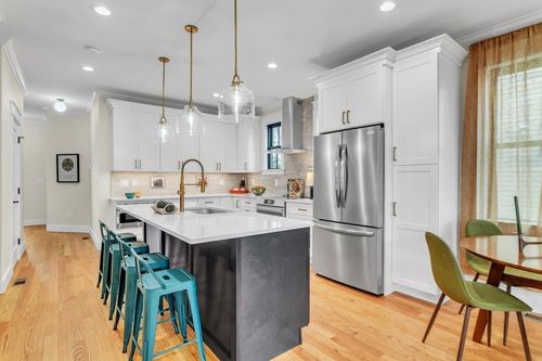 37 Landy Ave, Northampton, MA, 01062-1903 | Card Image