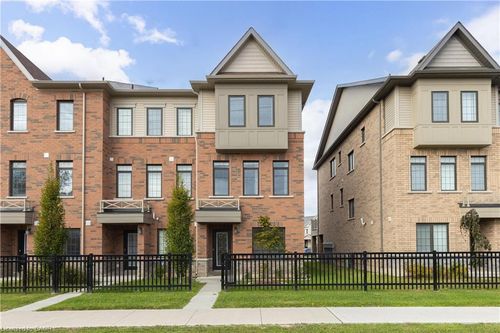 35-8317 Mulberry Dr, Niagara Falls, ON, L2H3S9 | Card Image