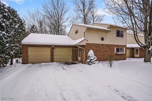 416 Rockys Run Road, Akron, OH, 44319 | Card Image