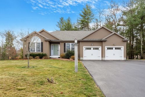 71 Hickory Way, Ayer, MA, 01432 | Card Image