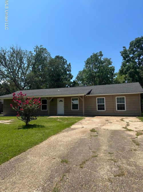 4950 Huntington Dr, Gautier, MS, 39553-4422 | Card Image