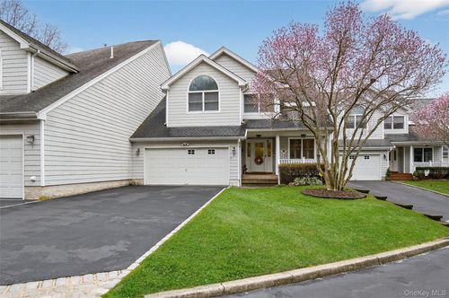 2 Crescent Ct, Centerport, NY, 11721-1119 | Card Image