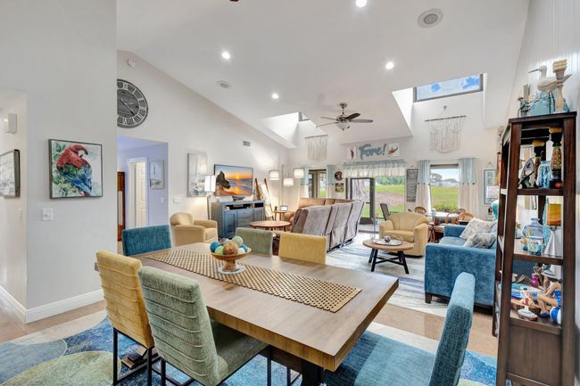 6700 Versailles Ct, Condo with 3 bedrooms, 3 bathrooms and null parking in Lake Worth FL | Image 15