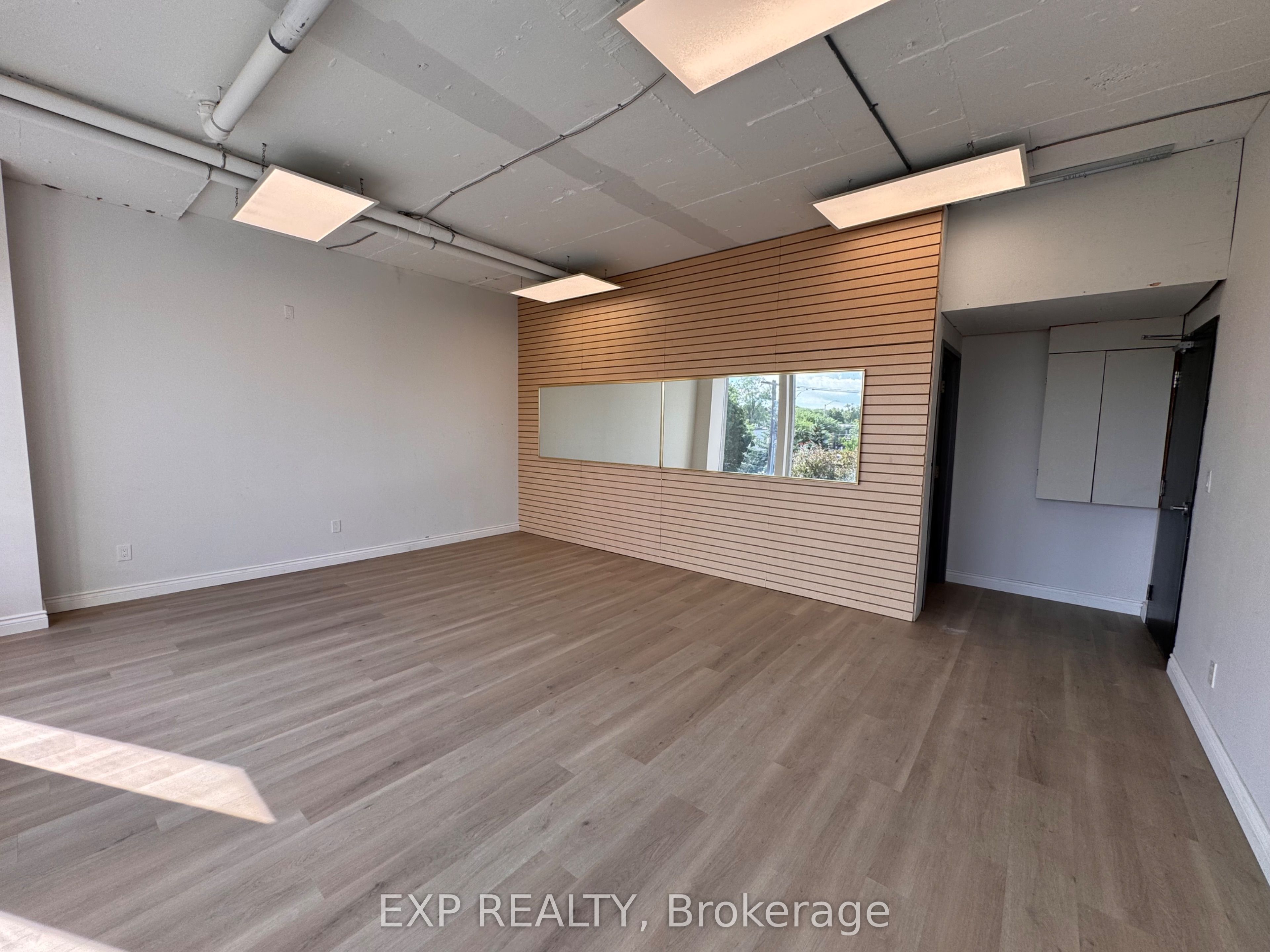 Commercial Lease in Mississauga 4