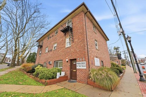 a-741 Bloomfield Ave, Verona, NJ, 07044-1368 | Card Image
