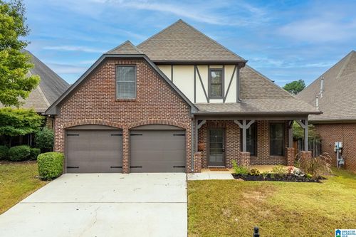 2297 Abbeyglen Ln, HOOVER, AL, 35226-6253 | Card Image