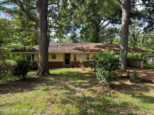 245 Shady Cir, Jackson, MS, 39204-4933 | Card Image