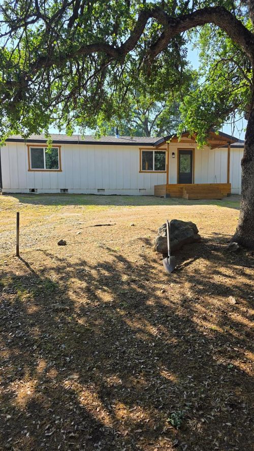 1248 Crane Ln, Yokuts Valley, CA, 93675-9541 | Card Image