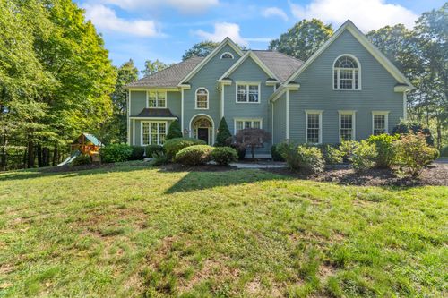 8 Arthurs Ct, Newtown, CT, 06470-2476 | Card Image