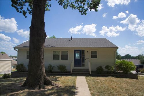 1025 Orchard Rd, Kansas City, MO, 64134 | Card Image