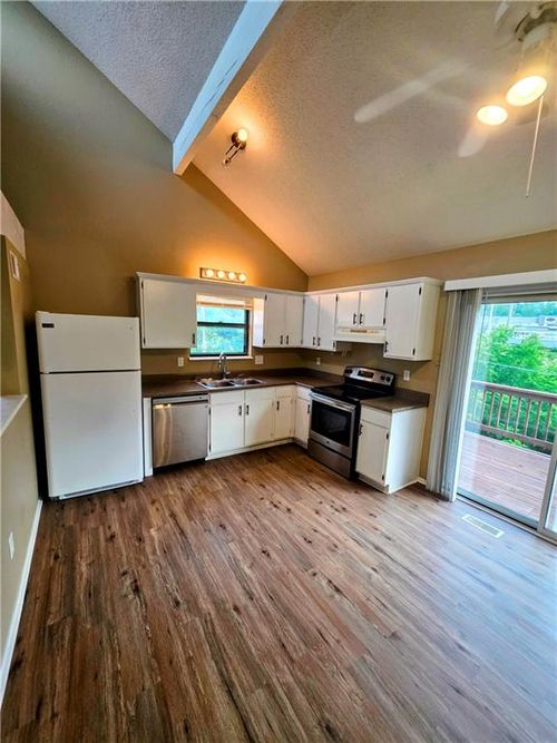 4552 Saville Ct, Independence, MO, 64055-6249 | Card Image