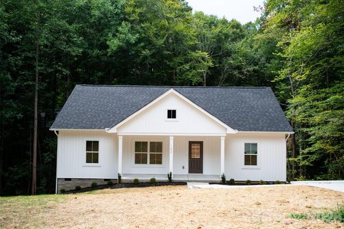 19 Sarah Drive, Denver, NC, 28037 | Card Image