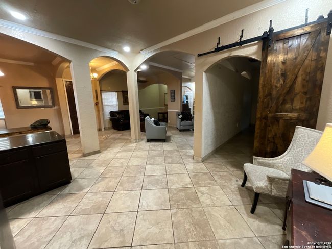 670 Quail Run, House other with 4 bedrooms, 3 bathrooms and null parking in Lytle TX | Image 19