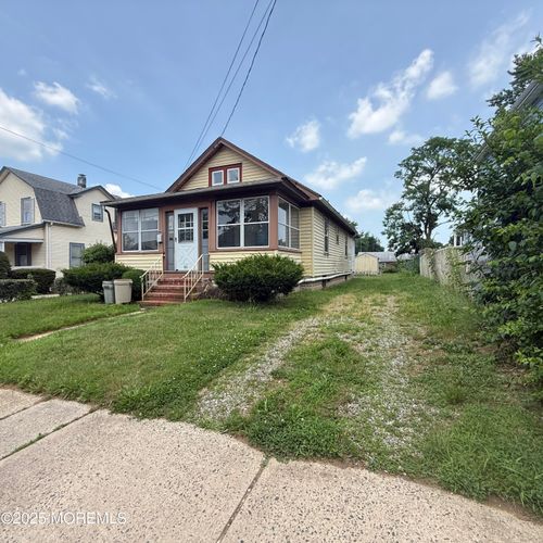 44 Sunset Ave W, Red Bank, NJ, 07701-1432 | Card Image