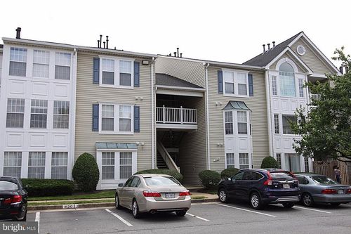 m-8303 Bluebird Way, LORTON, VA, 22079-2829 | Card Image
