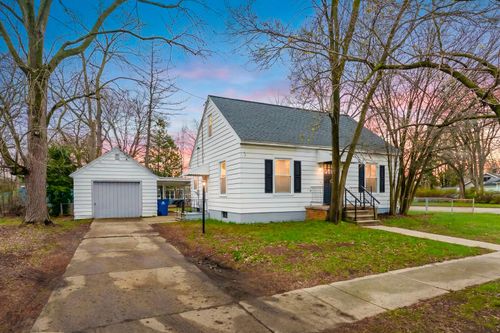 4 Cedar Ave S, Battle Creek, MI, 49037-1606 | Card Image