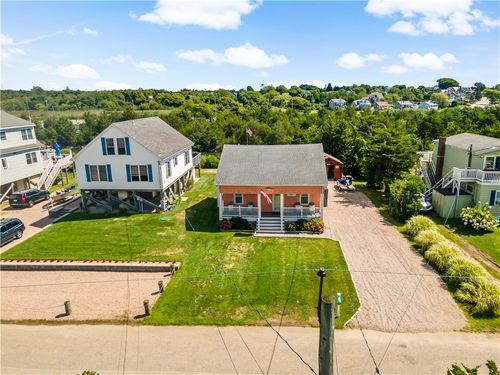 15 Breach Dr, Westerly, RI, 02891-4403 | Card Image