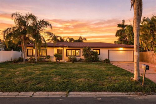 3945 E Eden Roc Cir, TAMPA, FL, 33634-7417 | Card Image