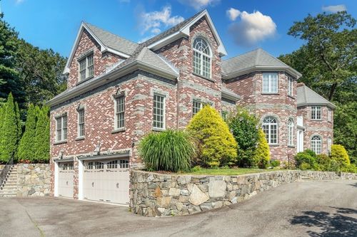 66 Forest Ave, Auburndale, MA, 02466-2804 | Card Image