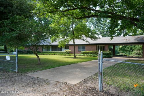 3084 Tom Collins Rd, Utica, MS, 39175-9045 | Card Image