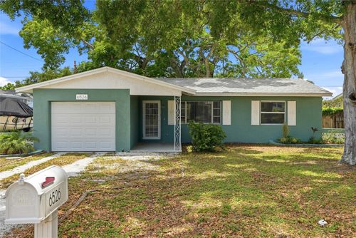 6526 43rd Ave N, Kenneth City, FL, 33709-4812 | Card Image