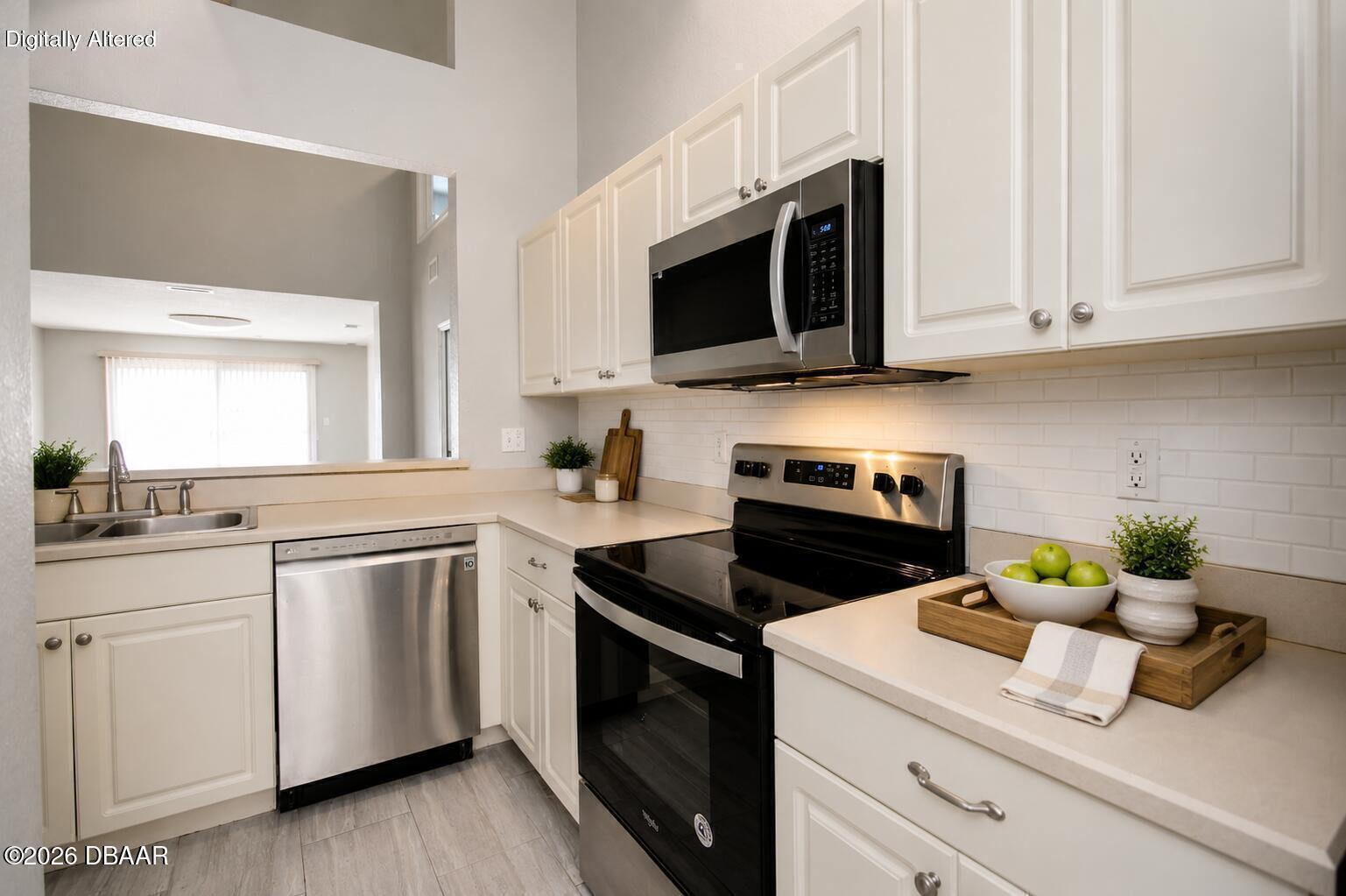 Residential Lease in Holly Hill 3
