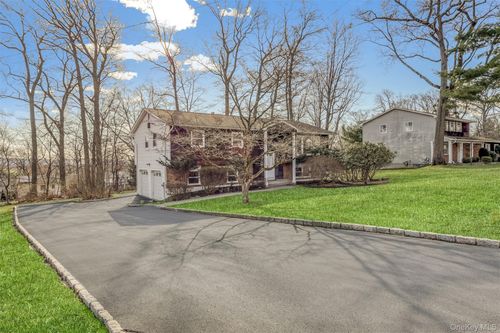 24 Gerke Ave, New City, NY, 10956-7043 | Card Image